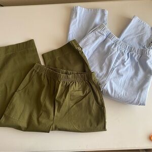 D&CO bundle of 2 pull on capris green and light blue